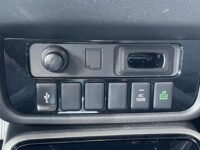56660255-mitsubishi-outlander-2020