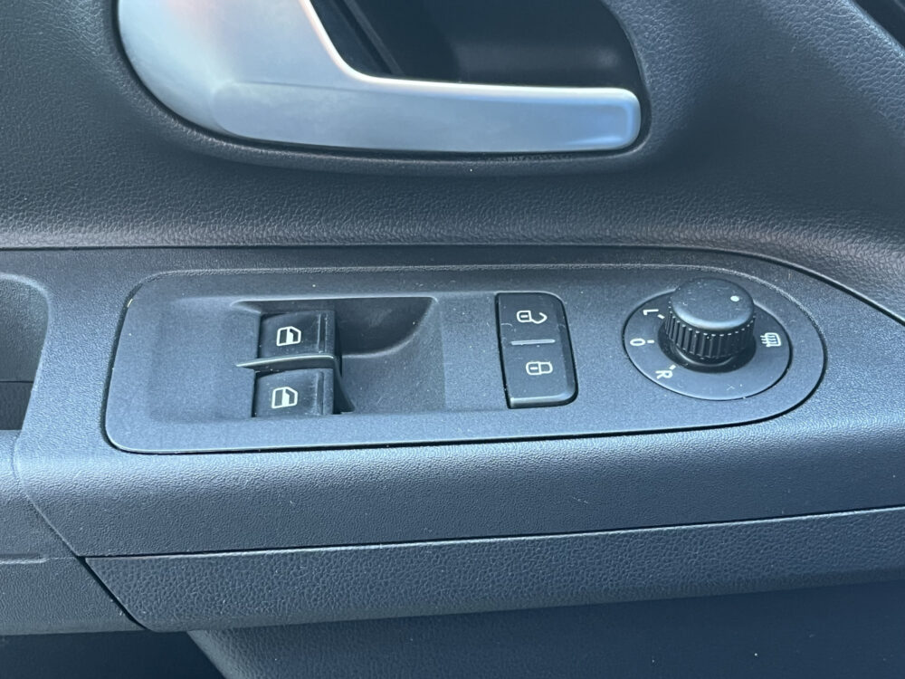 56795653-seat-mii-2018
