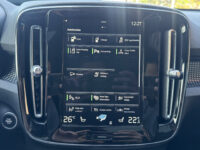 56810177-volvo-xc40-2021