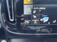 56810177-volvo-xc40-2021