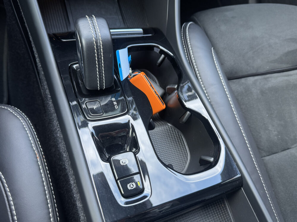 56810177-volvo-xc40-2021