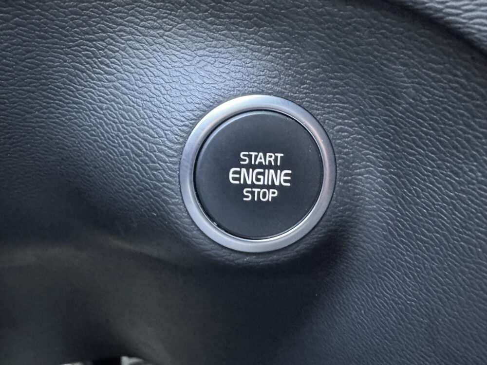 56810177-volvo-xc40-2021