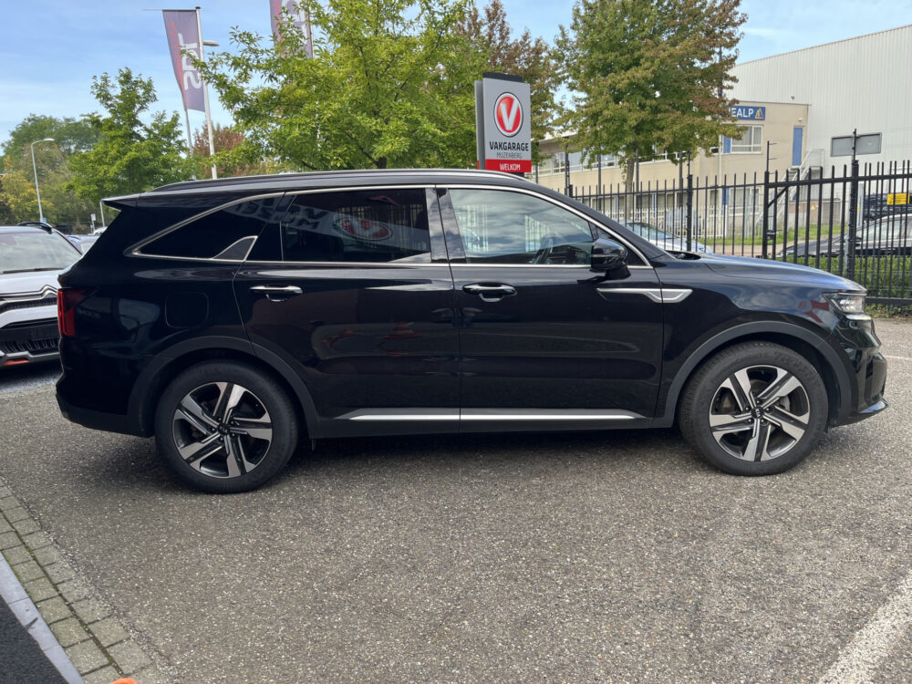 56826730-kia-sorento-2021