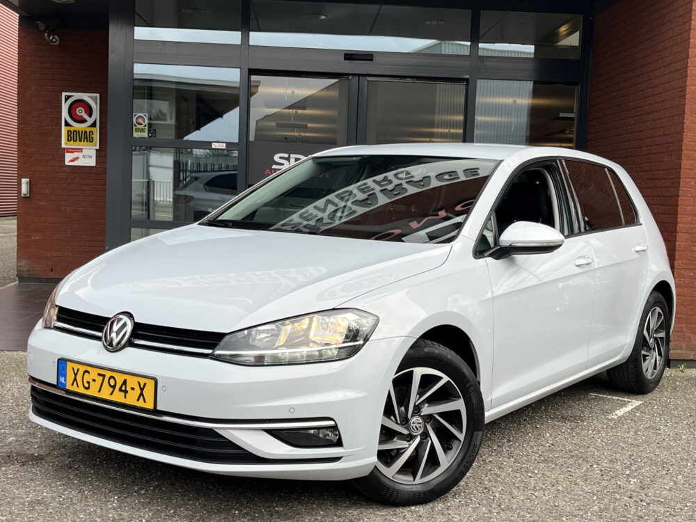 56857692-volkswagen-golf-2019