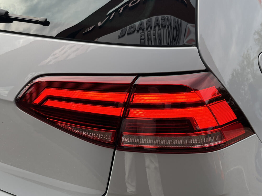 56857692-volkswagen-golf-2019