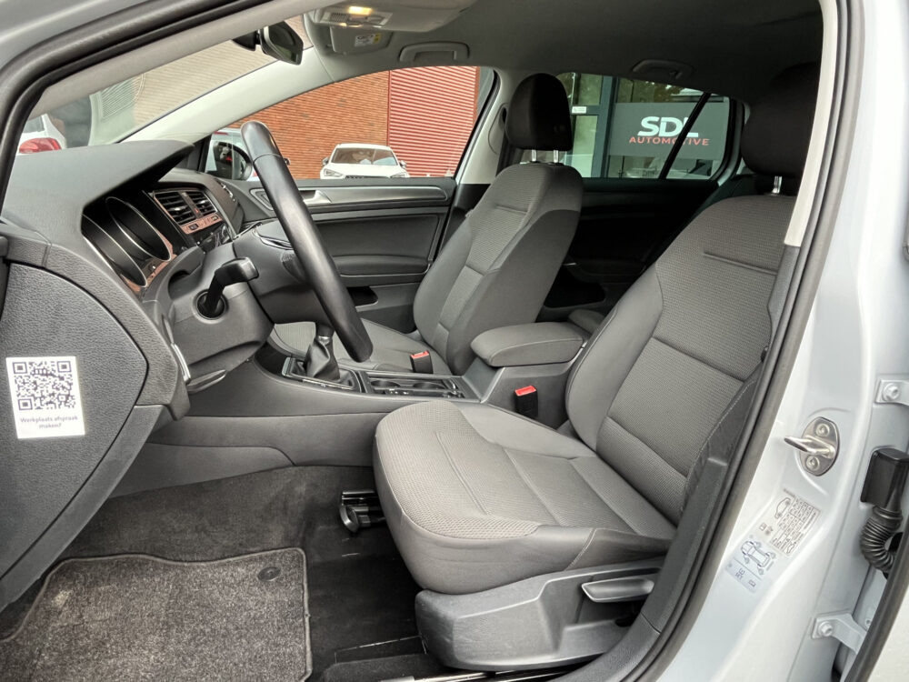 56857692-volkswagen-golf-2019