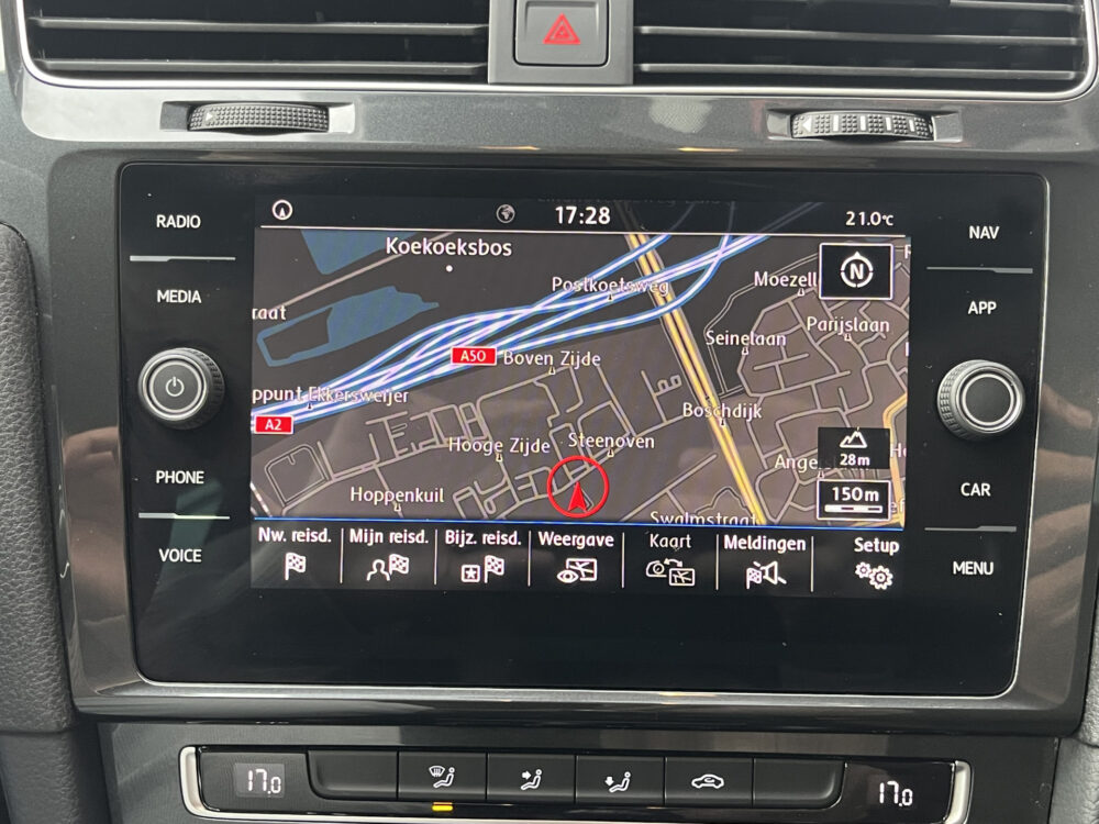 56857692-volkswagen-golf-2019