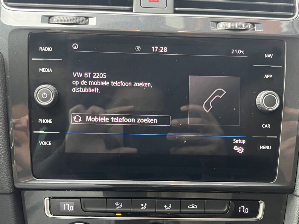 56857692-volkswagen-golf-2019