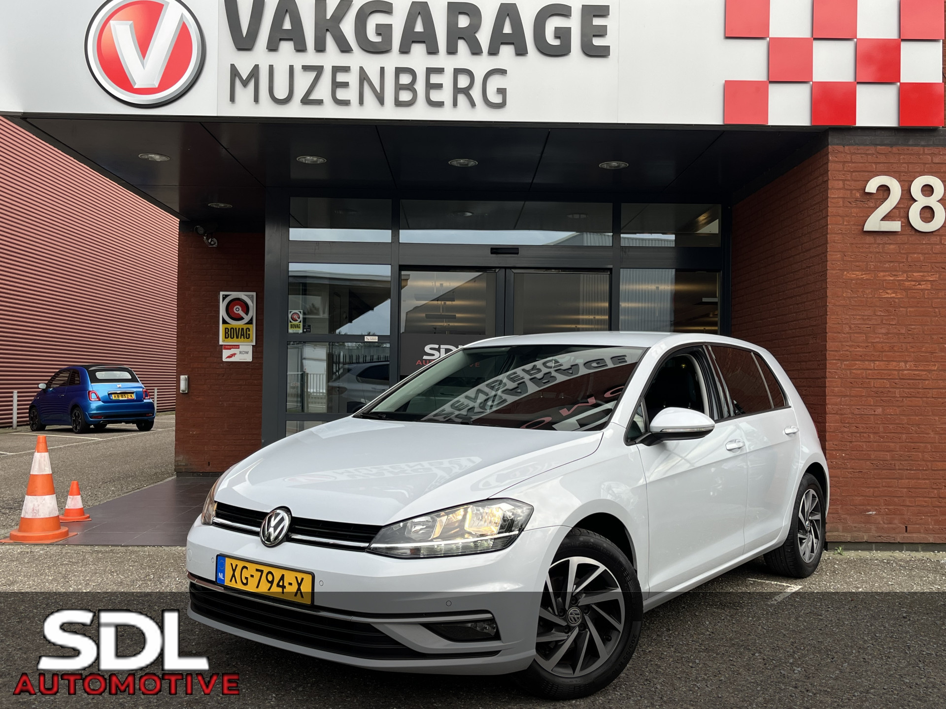 56857692-volkswagen-golf-2019