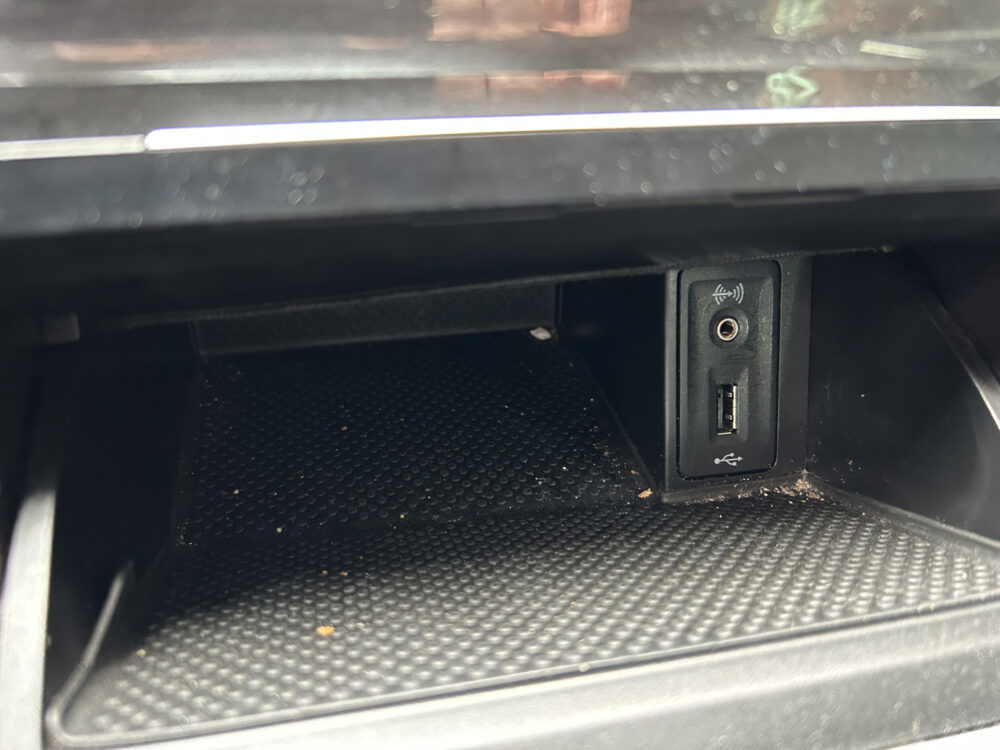56857692-volkswagen-golf-2019