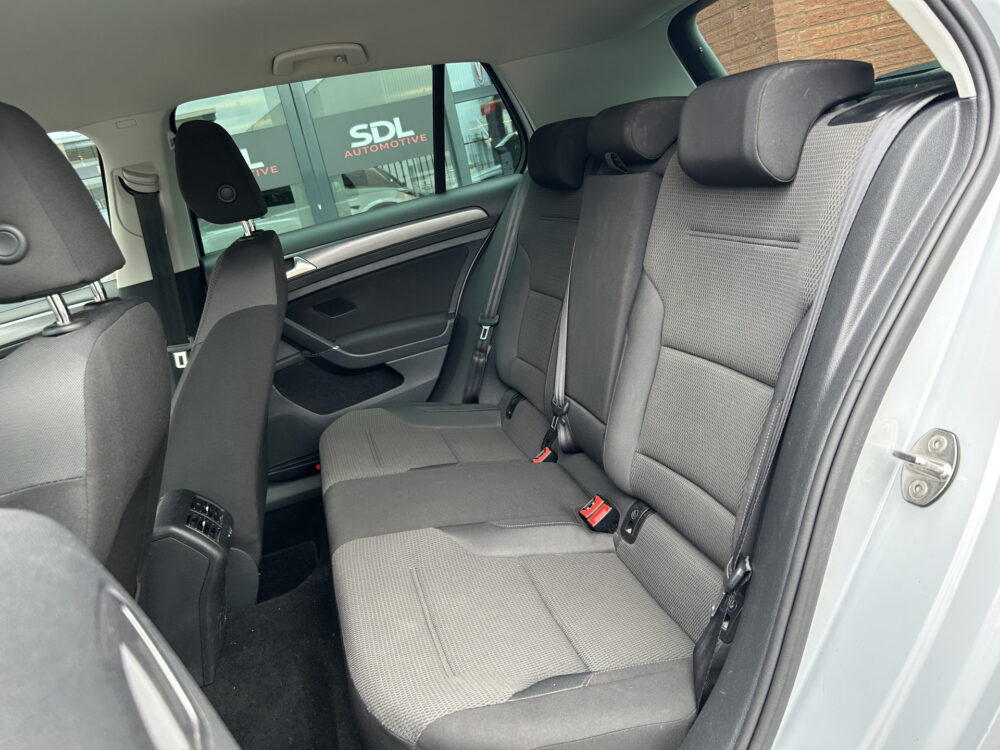 56857692-volkswagen-golf-2019