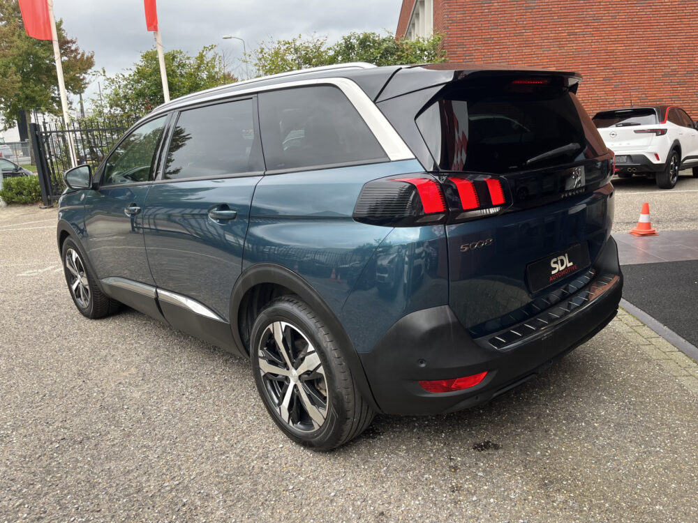 56858839-peugeot-5008-2020