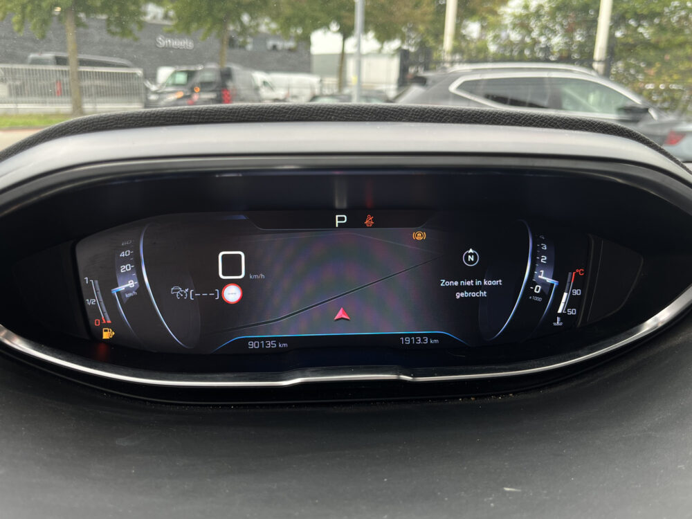 56858839-peugeot-5008-2020