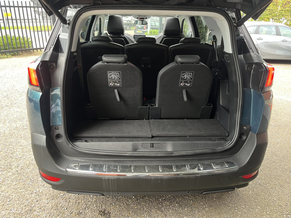 56858839-peugeot-5008-2020