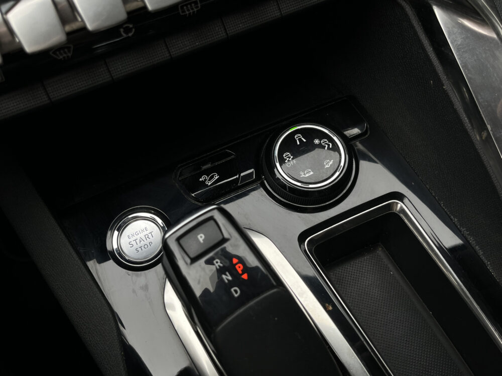 56858839-peugeot-5008-2020