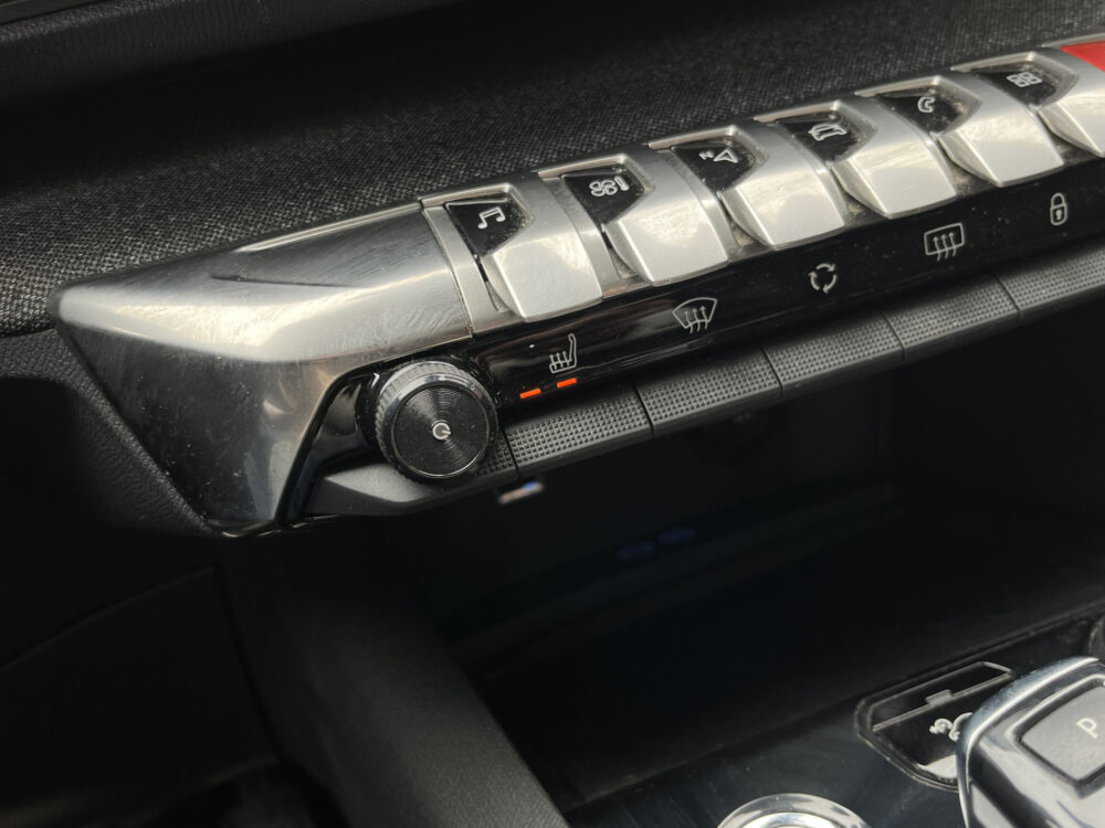 56858839-peugeot-5008-2020