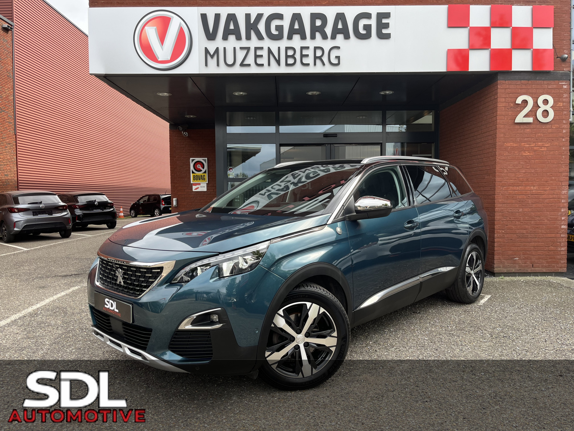 56858839-peugeot-5008-2020