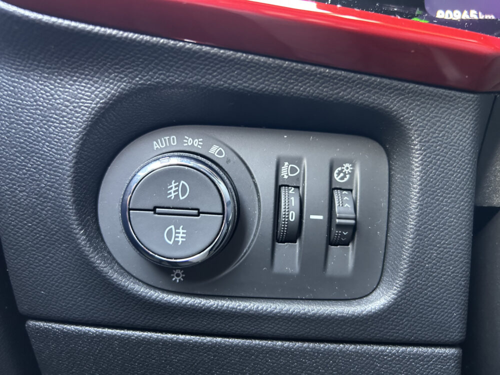 56896030-opel-mokka-2021