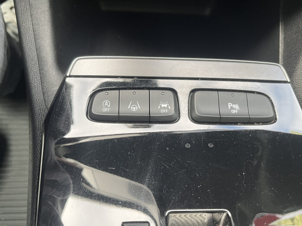 56896030-opel-mokka-2021