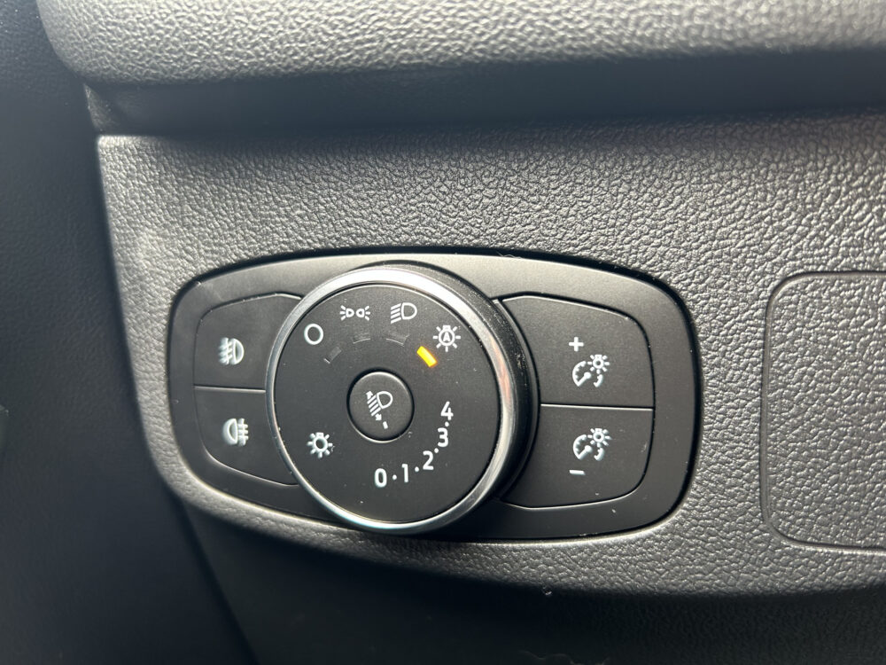 57015703-ford-focus-2022
