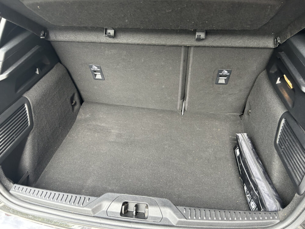 57015703-ford-focus-2022
