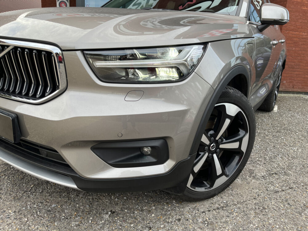 57032243-volvo-xc40-2021