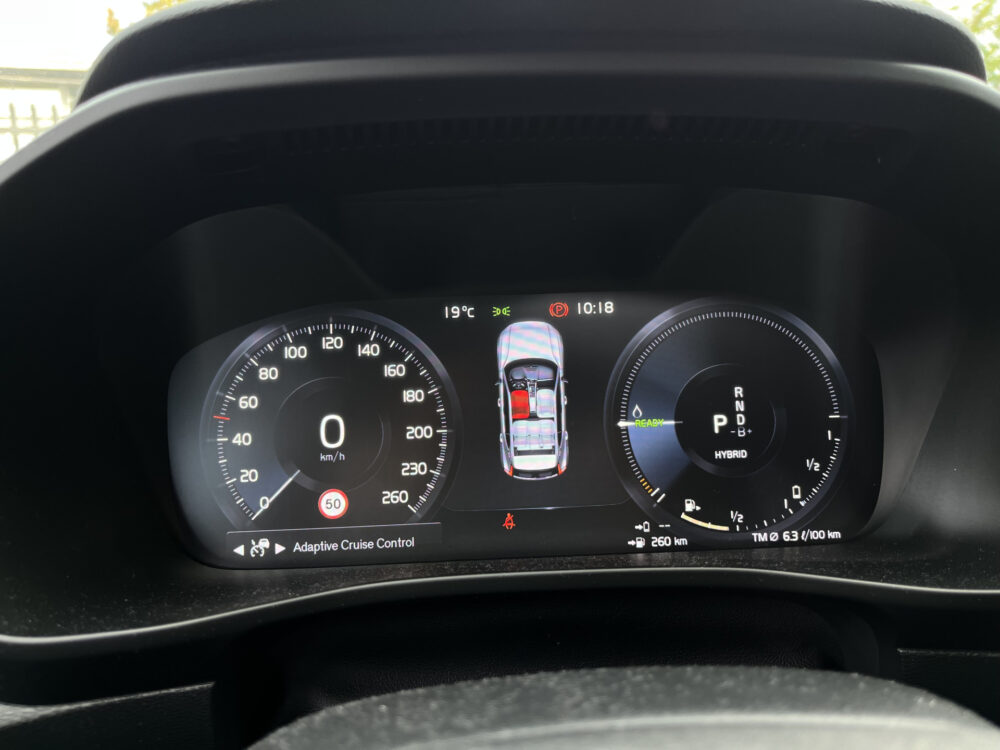 57032243-volvo-xc40-2021