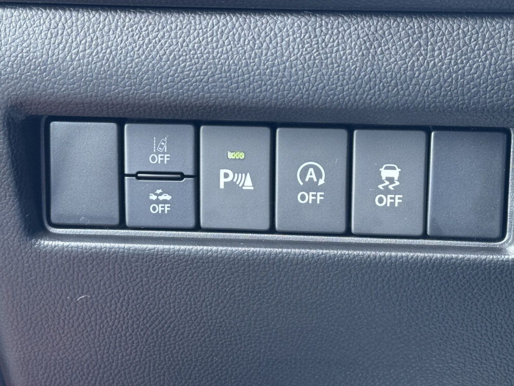 57042357-suzuki-swift-2022