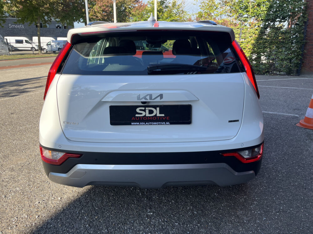57042422-kia-niro-2022