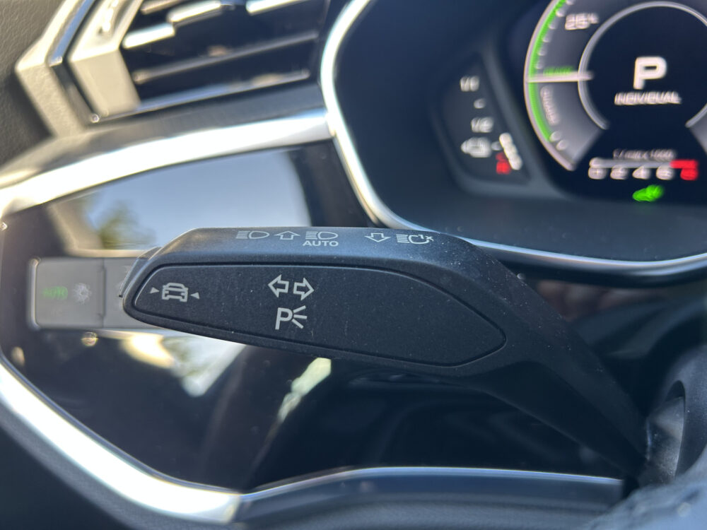 57055964-audi-q3-2021
