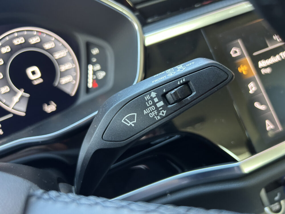 57055964-audi-q3-2021