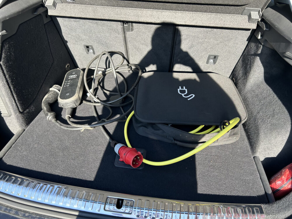 57055964-audi-q3-2021
