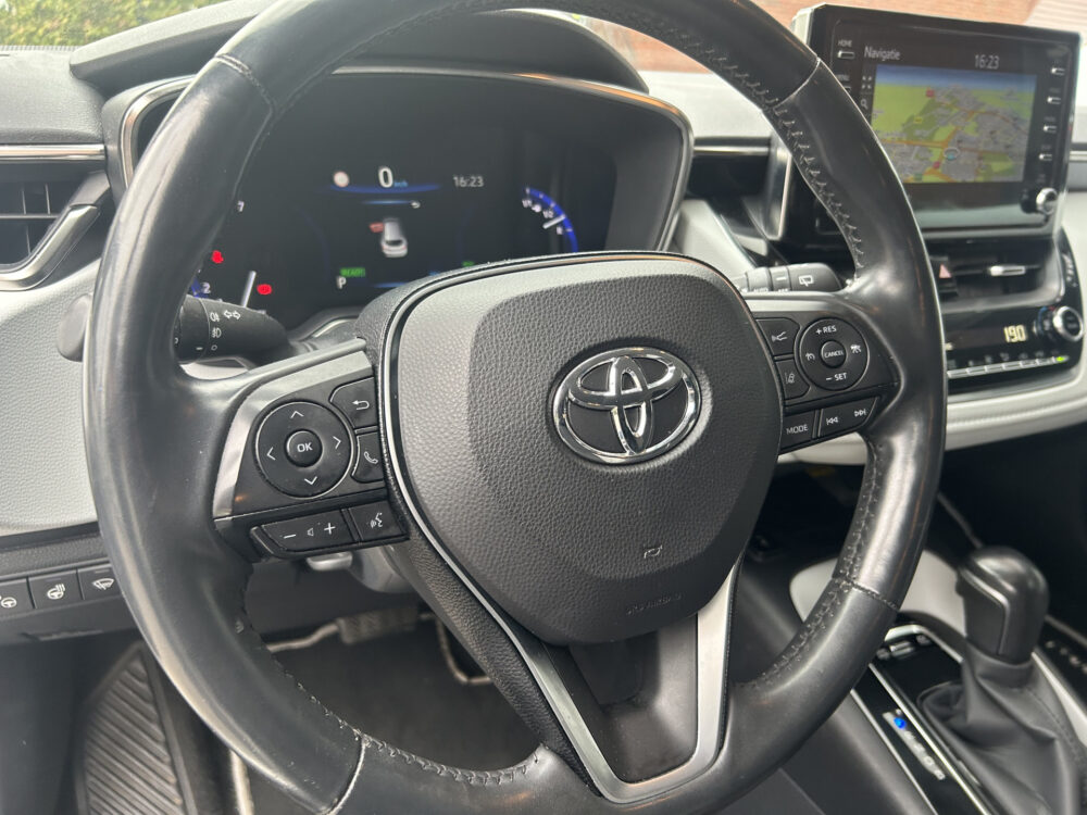 57073272-toyota-corolla-touring-sports-2020