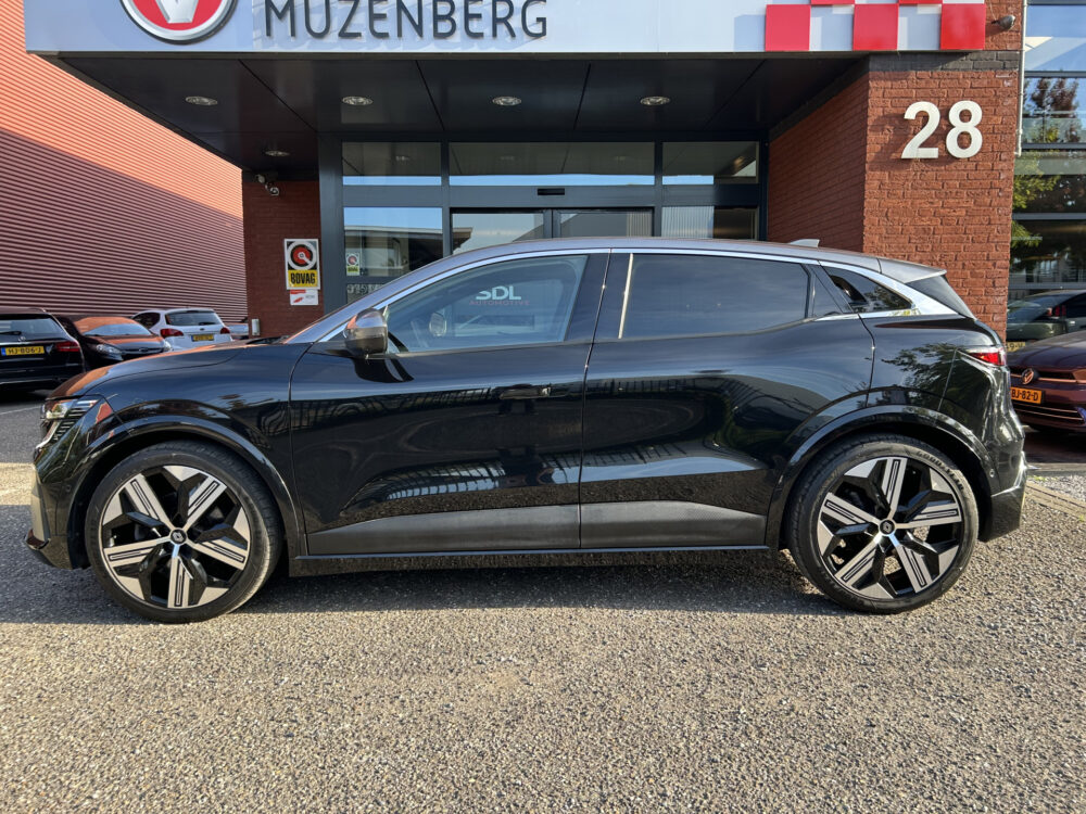 57182069-renault-megane-2022