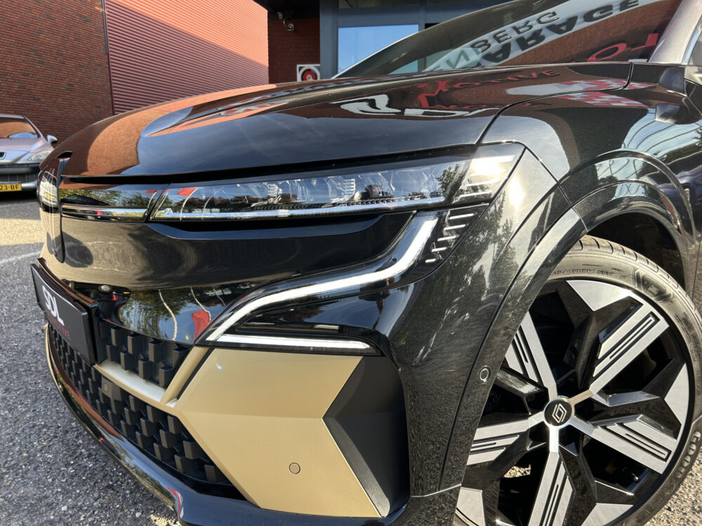 57182069-renault-megane-2022