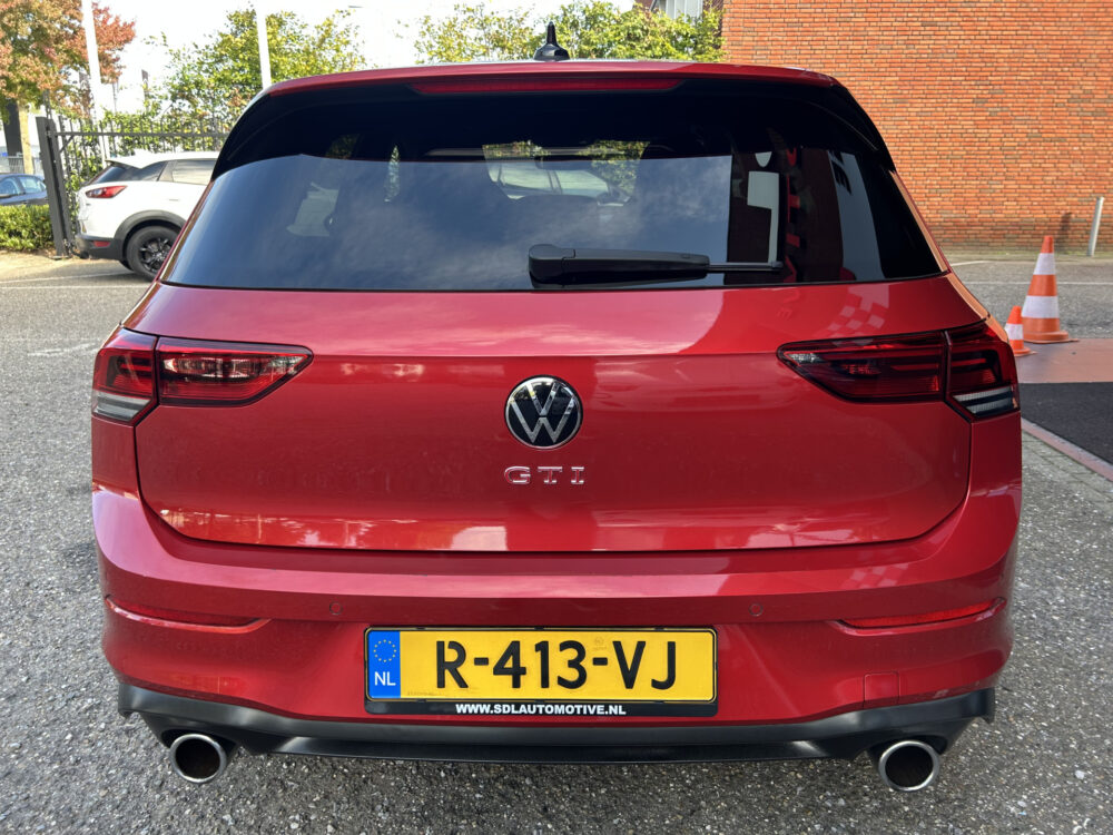 57199992-volkswagen-golf-2022
