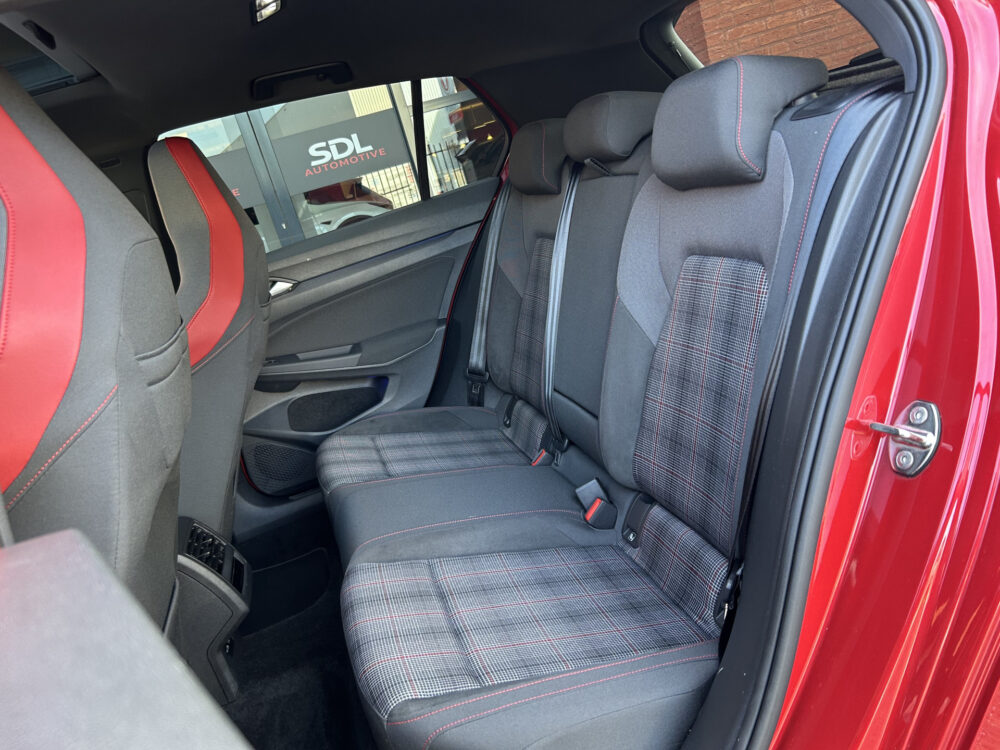 57199992-volkswagen-golf-2022