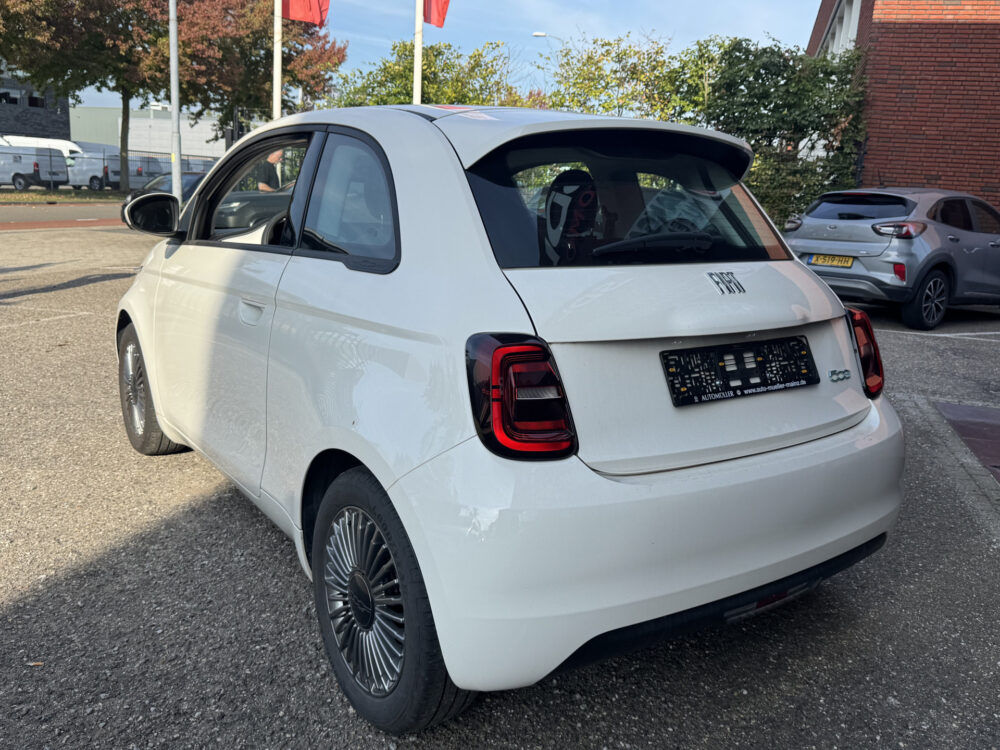 57228598-fiat-500-2023
