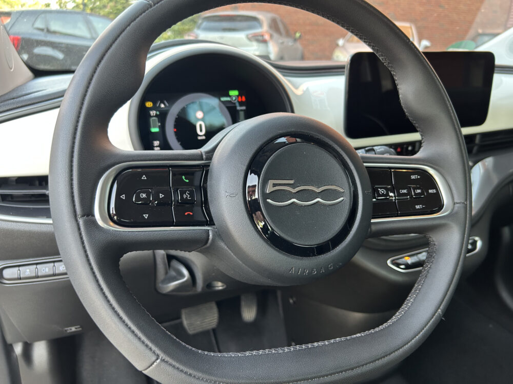 57260335-fiat-500-2023