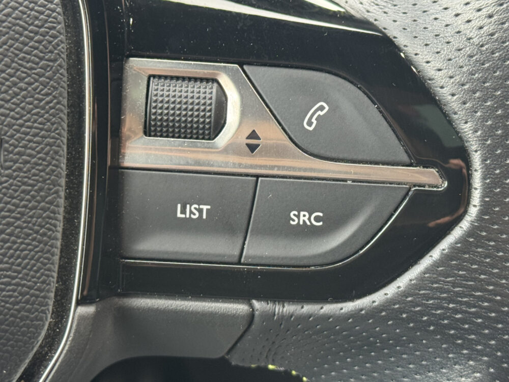 57337453-peugeot-2008-2020
