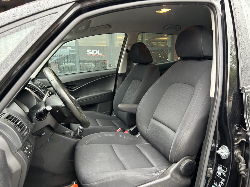 57381258-hyundai-ix20-2014