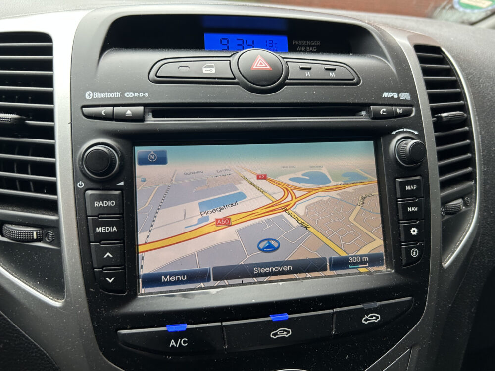 57381258-hyundai-ix20-2014
