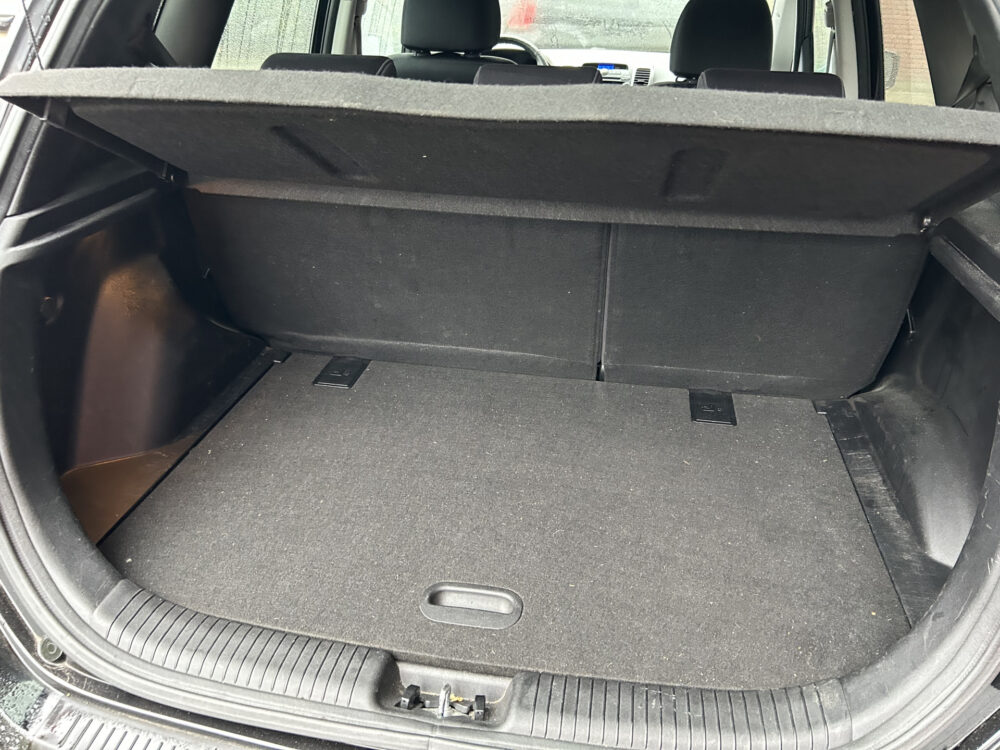 57381258-hyundai-ix20-2014