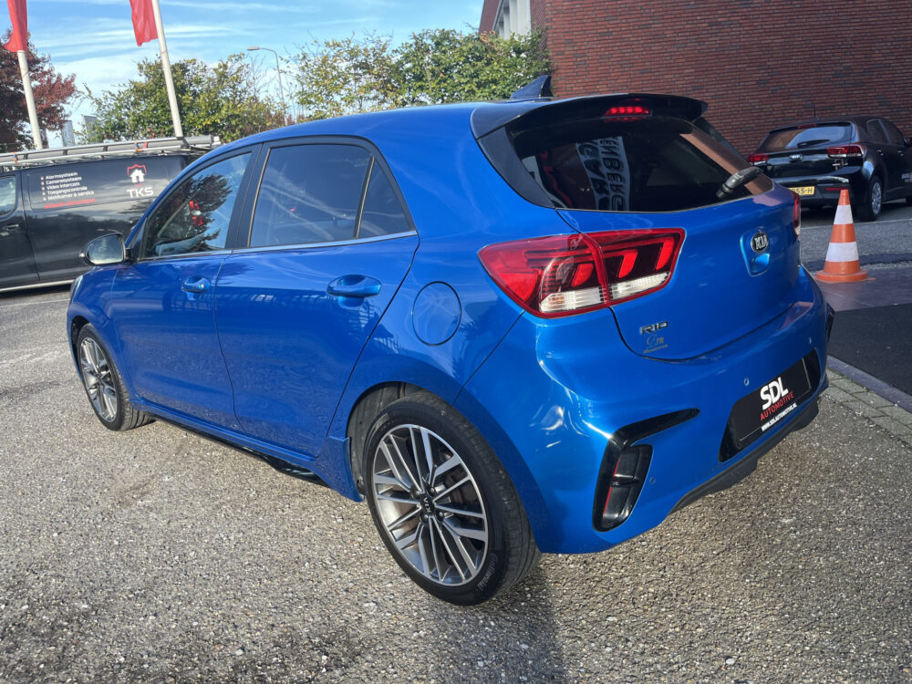 57456582-kia-rio-2021