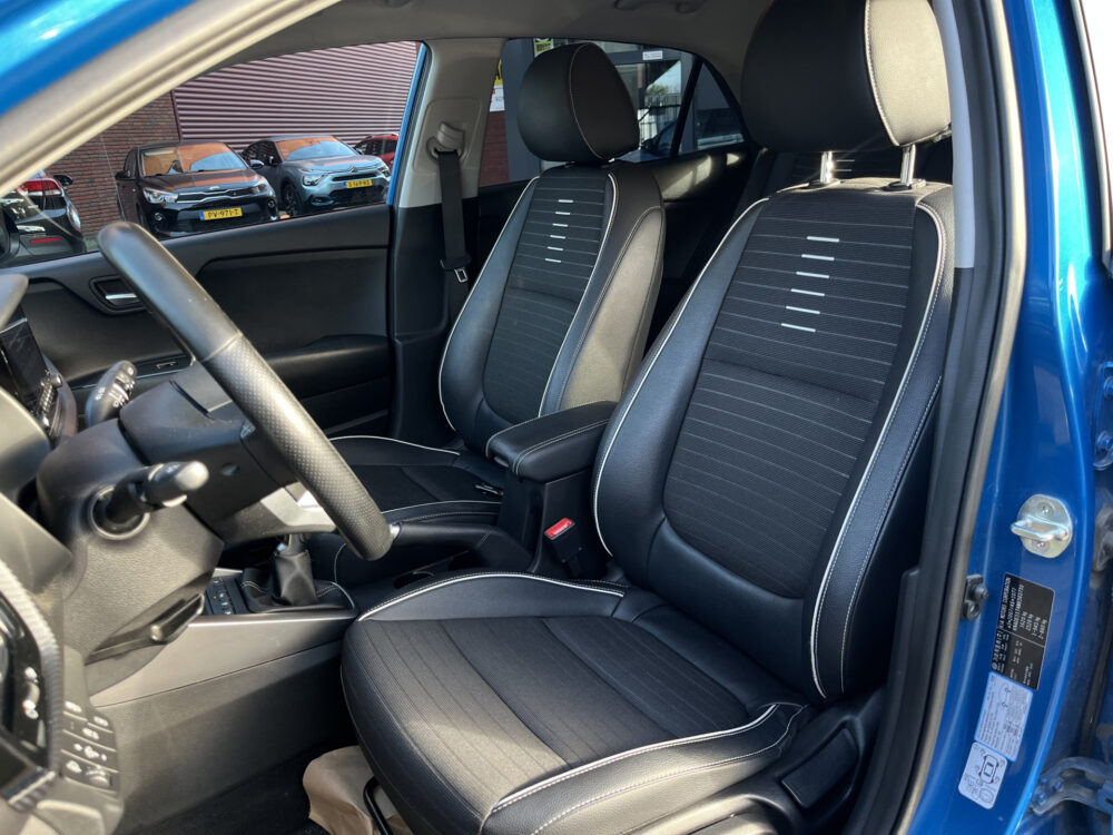 57456582-kia-rio-2021