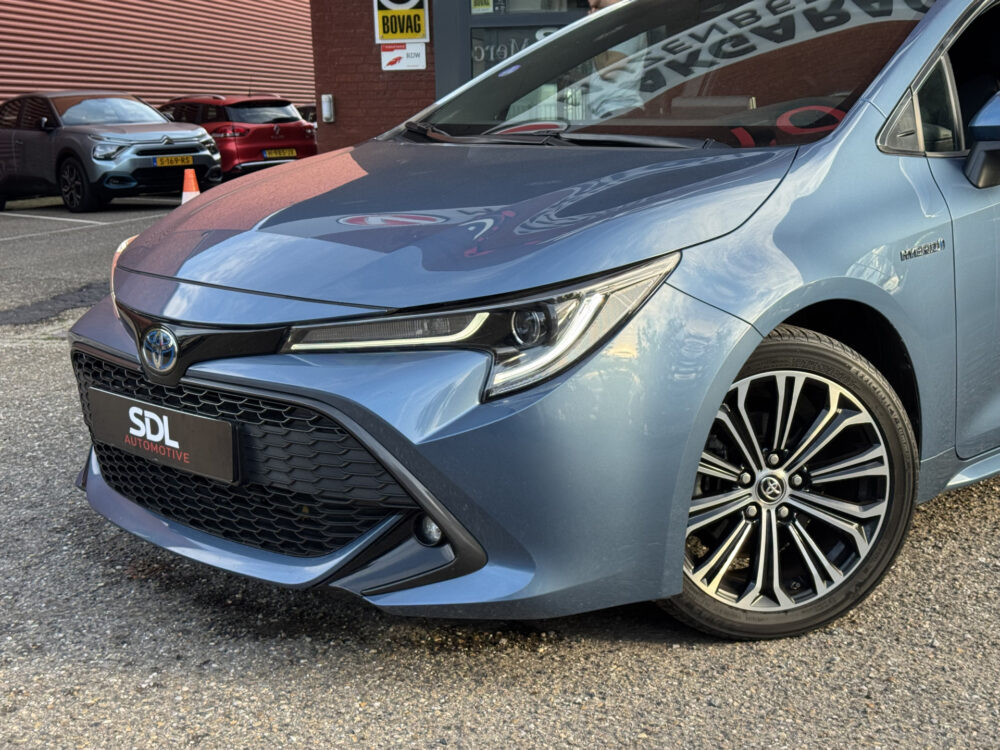 57457518-toyota-corolla-touring-sports-2020