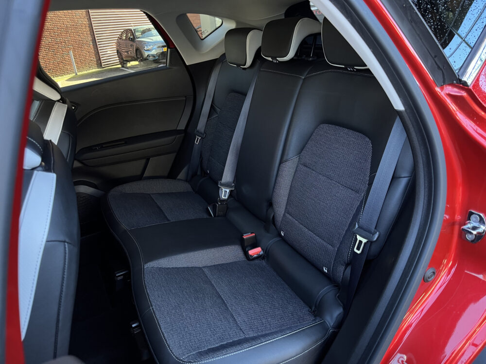 57513564-renault-captur-2020