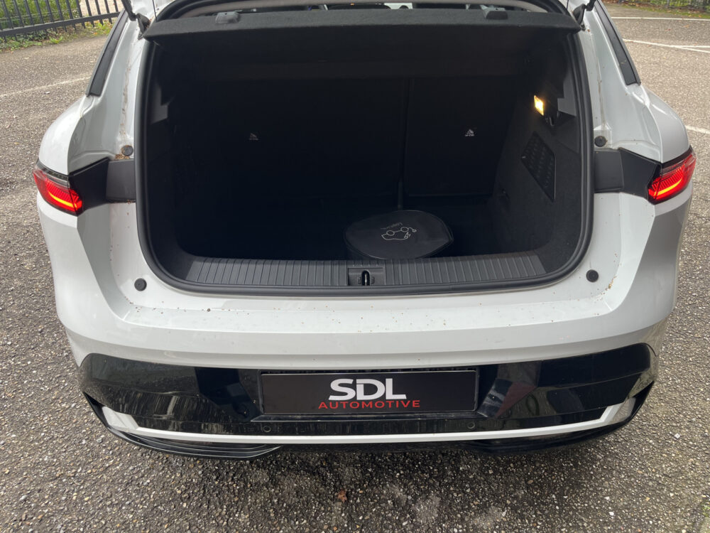 57544162-renault-megane-2023