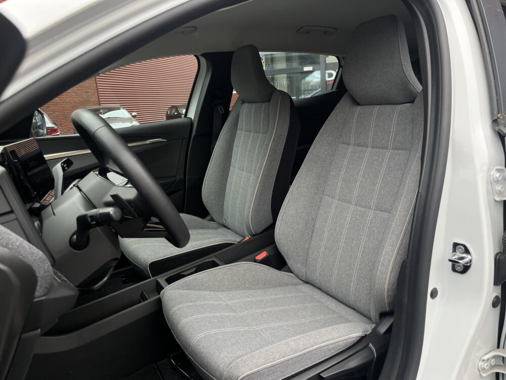 57544162-renault-megane-2023