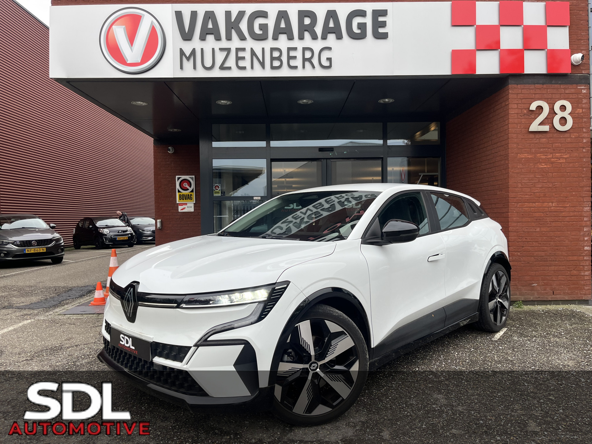 57544162-renault-megane-2023